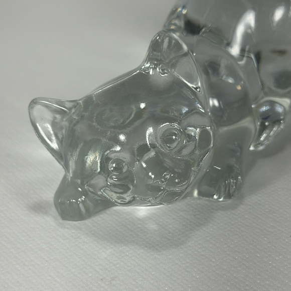 Fenton Art Glass Crystal Short Tail Crouching Cat - Picture 3 of 17